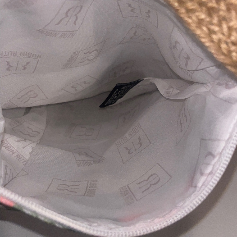 3/$15. Punta Cana crossbody - Picture 4 of 6